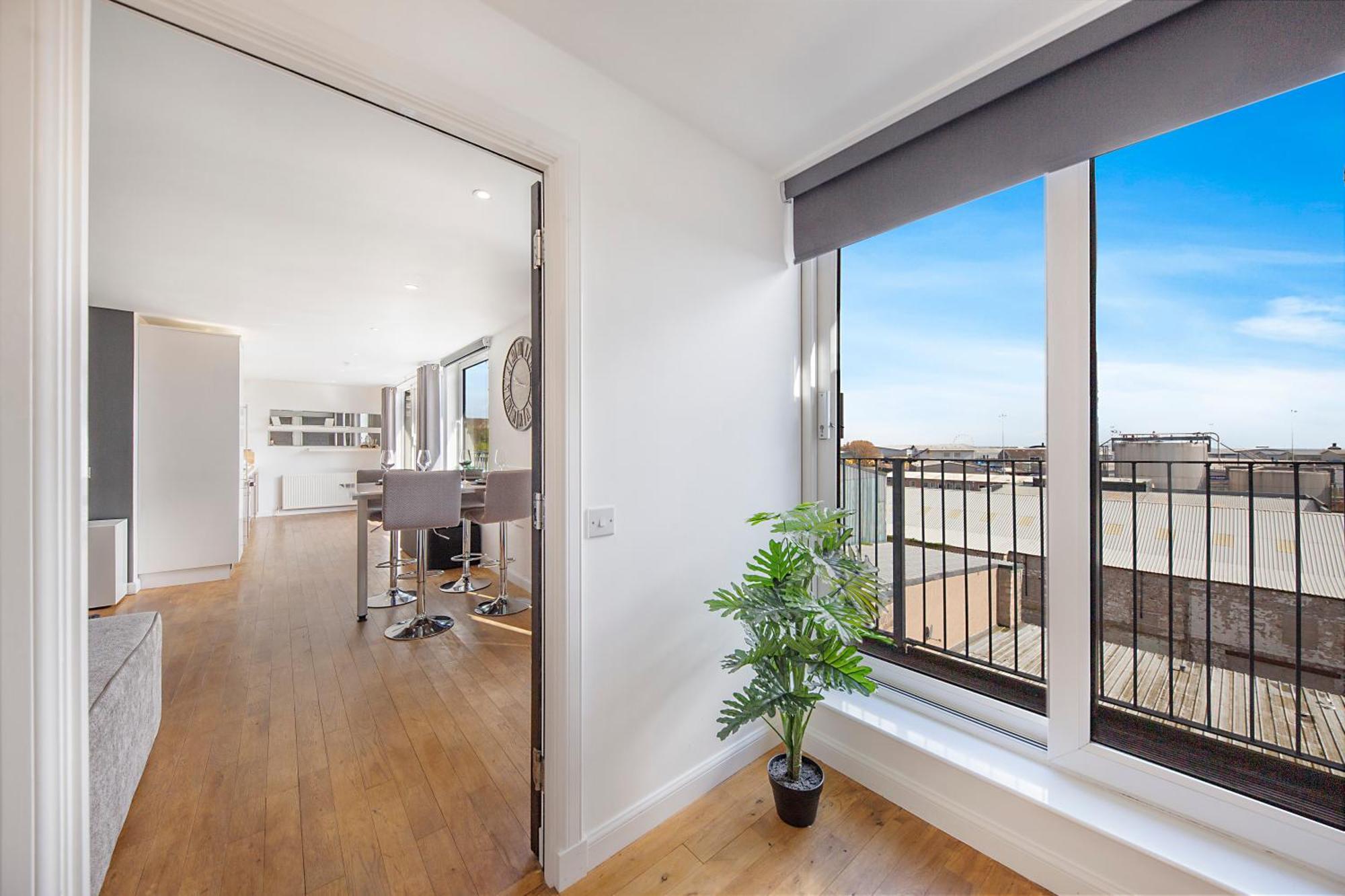 Mearns Street Penthouse - Grampian Lettings Ltd Абердин