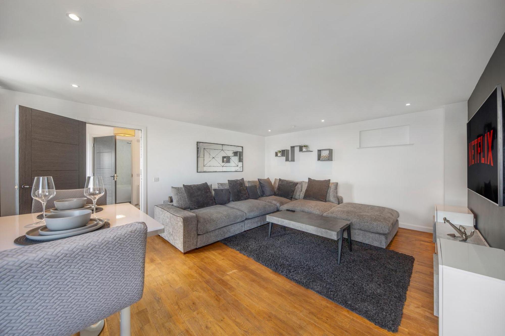 Mearns Street Penthouse - Grampian Lettings Ltd * Абердин