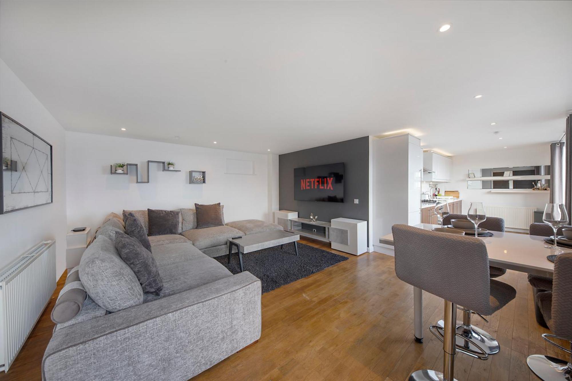 Mearns Street Penthouse - Grampian Lettings Ltd Абердин